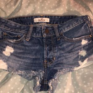 Short ripped jean shorts